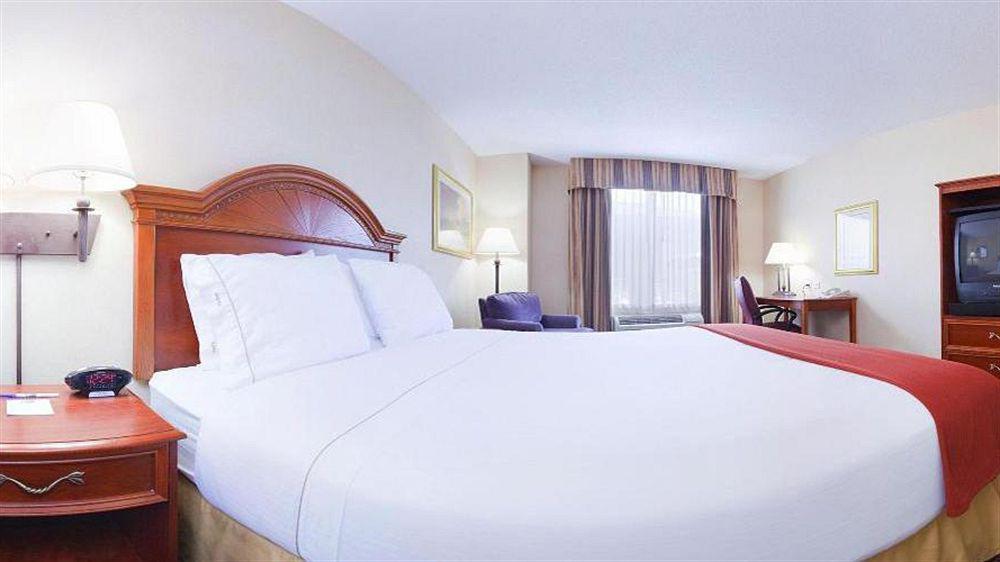 Holiday Inn Express Hotel & Suites Dayton-Centerville By Ihg Екстер'єр фото