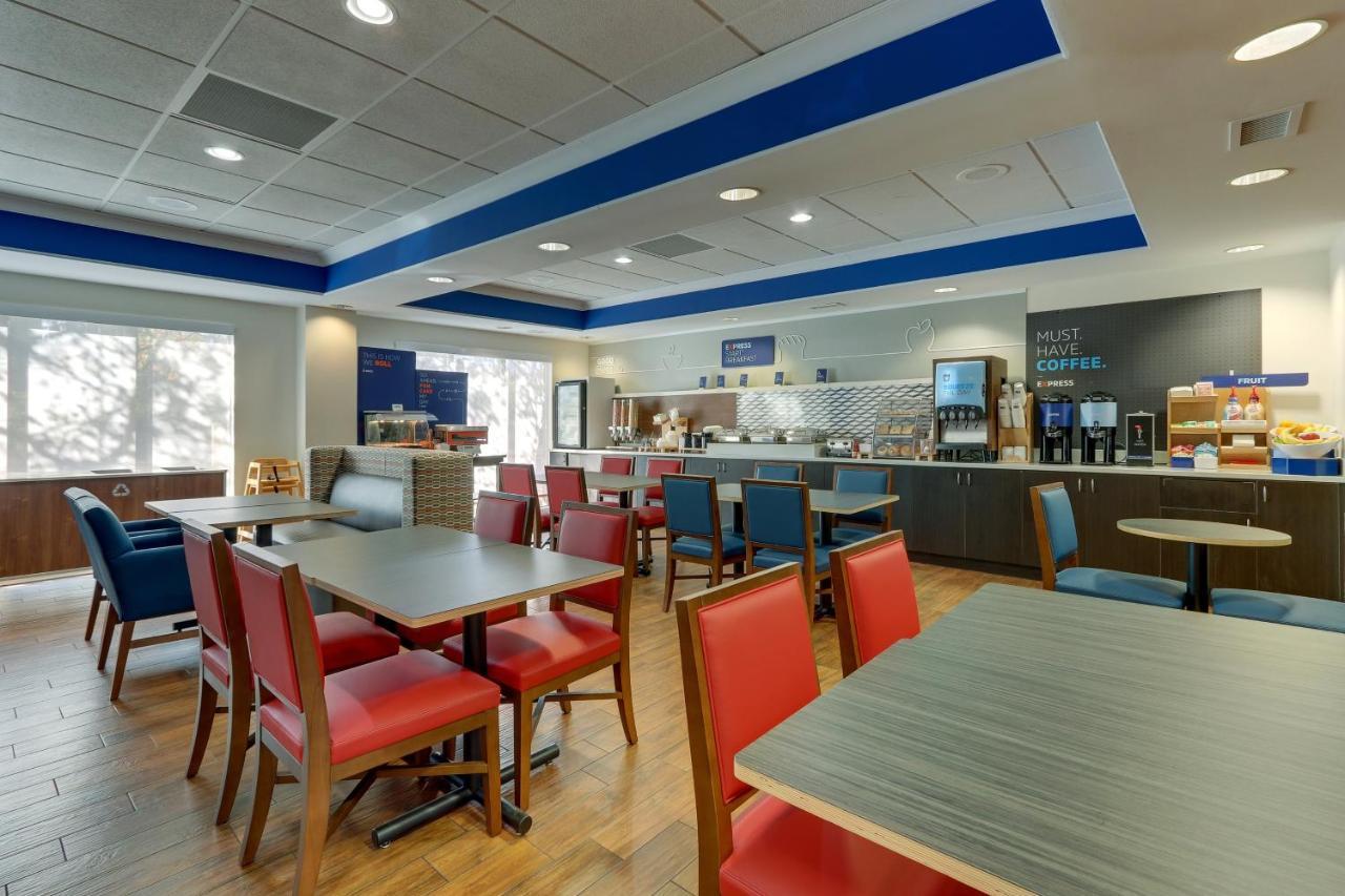 Holiday Inn Express Hotel & Suites Dayton-Centerville By Ihg Екстер'єр фото