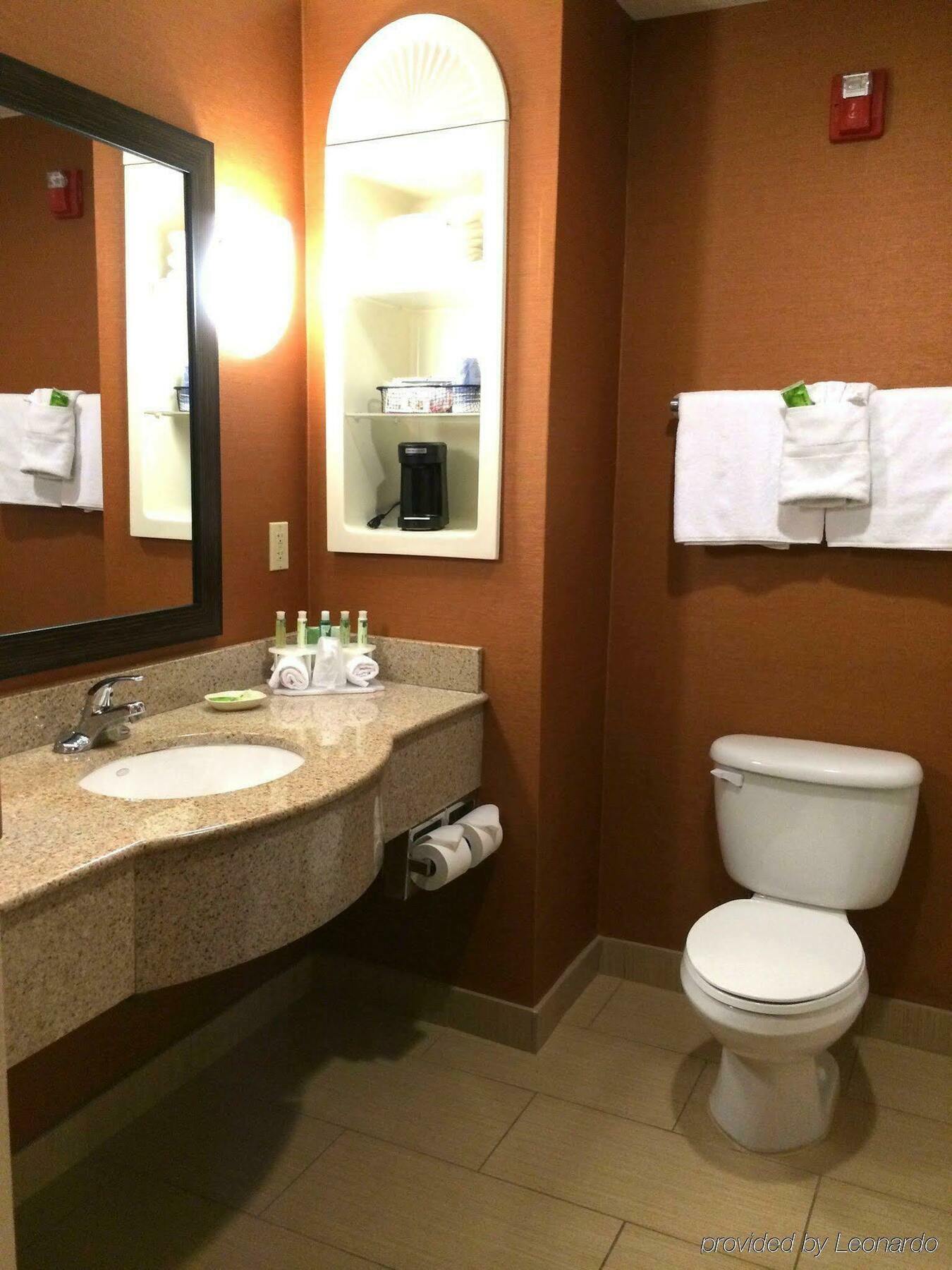 Holiday Inn Express Hotel & Suites Dayton-Centerville By Ihg Екстер'єр фото
